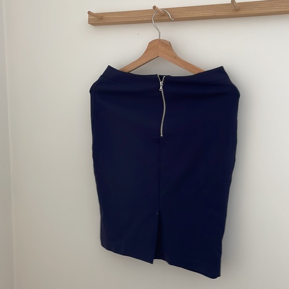 ~*~ FREE WITH PURCHASE - Navy pencil skirt - Picture 3 of 3